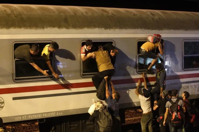 Stampedo izbjeglica u Tovarniku