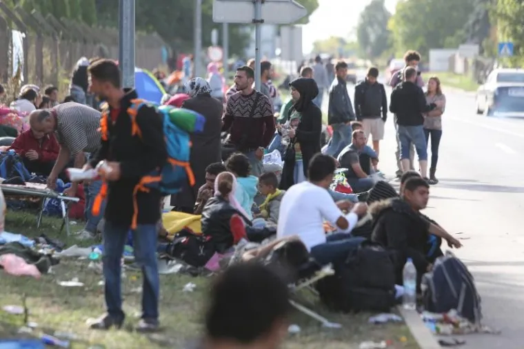 ISCRPLJENI, A USKORO I GLADNI: U Belom Manastiru nestaje hrane, a u Zagrebu čekaju prijevoz