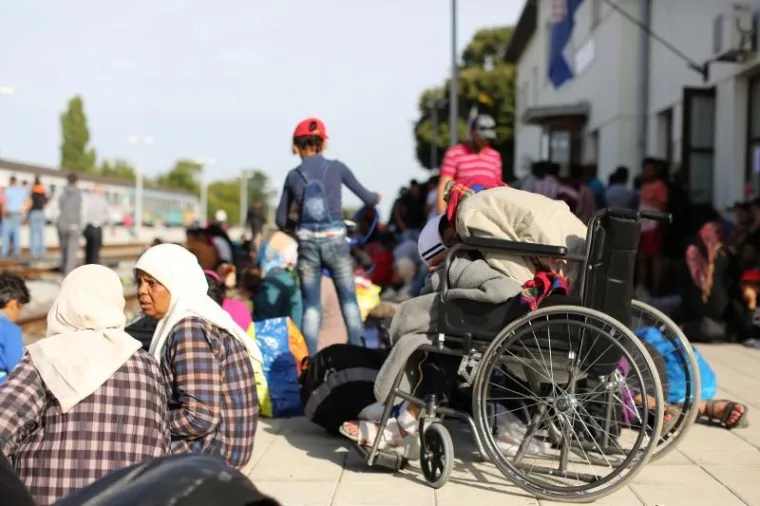 ISCRPLJENI, A USKORO I GLADNI: U Belom Manastiru nestaje hrane, a u Zagrebu čekaju prijevoz