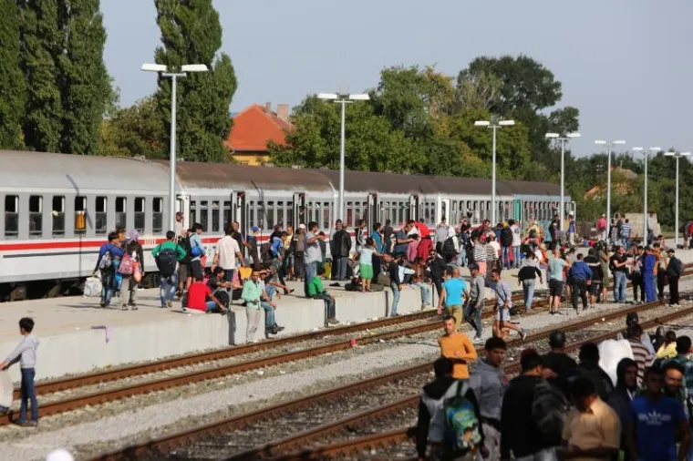 ISCRPLJENI, A USKORO I GLADNI: U Belom Manastiru nestaje hrane, a u Zagrebu čekaju prijevoz