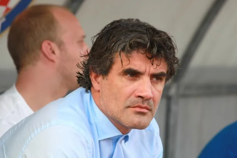 Nogometa&scaron;i Hajduka i Dinama odigrali su neodlučeno 0:0 u derbiju 10. kola domaćeg prvenstva. Na Poljudu ni ovom prilikom nisu izostali posebni gosti, sjajna atmosfera i nezadovoljstvo sudačkim odlukama.