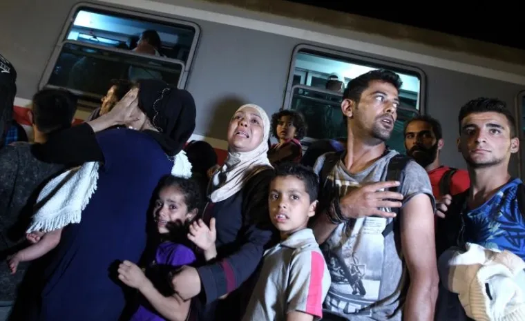 GUŽVA NA GRANICAMA: Jo&scaron; jedna noć pod otvorenim nebom