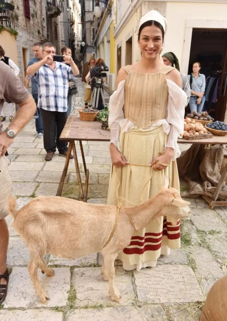 Miss Hrvatske Maja Spahija glumi u filmu "Barone" koji se snima u &Scaron;ibeniku.