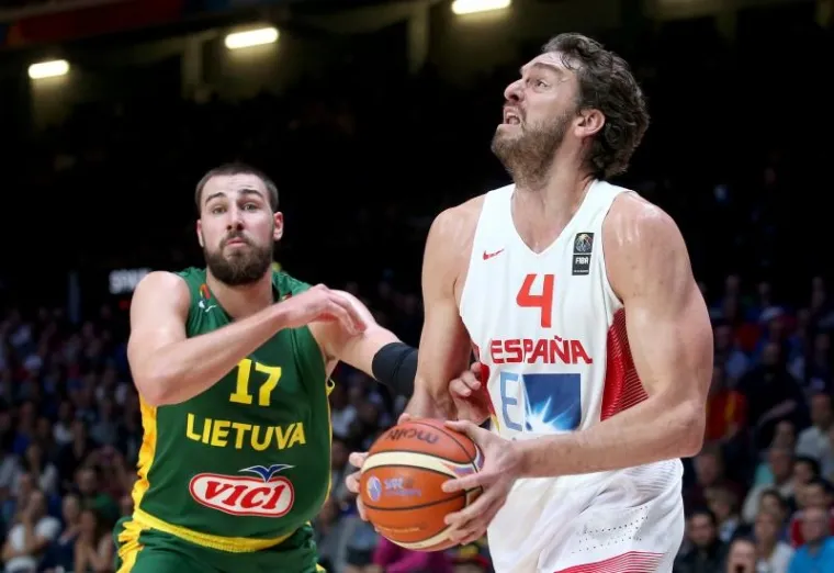 Pregršt sjajne košarke ponudile su u finalu Eurobasketa reprezentacije Španjolske i Litve. Gledatelje u Lilleu opet je najviše oduševio briljantni Pau Gasol.