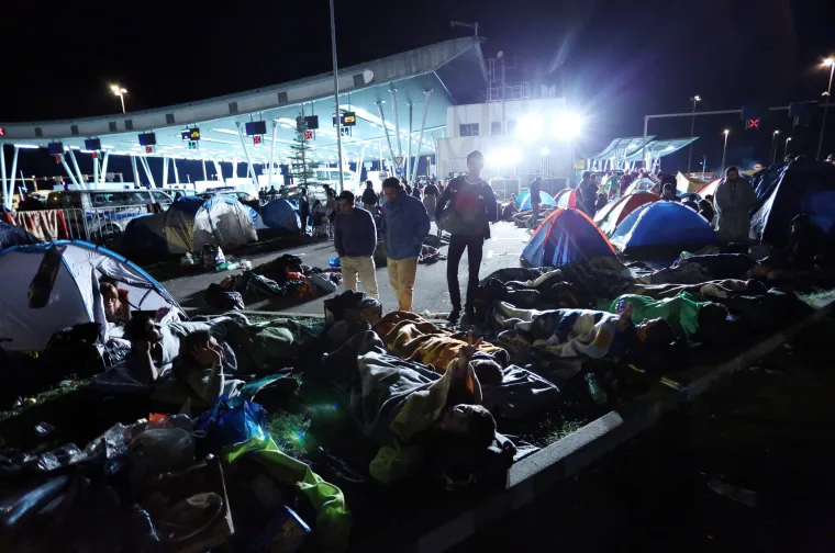 Izbjeglice na graničnom prijelazu Bregana provele noć na otvorenom