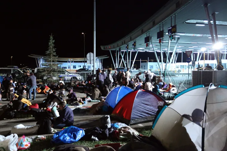 Izbjeglice na graničnom prijelazu Bregana provele noć na otvorenom