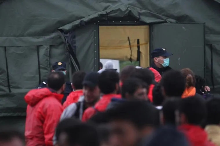 OTVOREN KAMP: Prve izbjeglice stigle u Opatovac