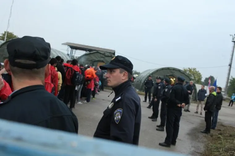 OTVOREN KAMP: Prve izbjeglice stigle u Opatovac