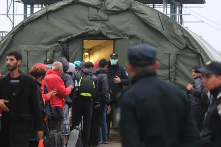 OTVOREN KAMP: Prve izbjeglice stigle u Opatovac