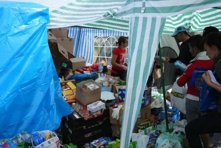 Ljudi donose i higijenske potrep&scaron;tine, pelene, ulo&scaron;ke, sapune, dezodoranse...