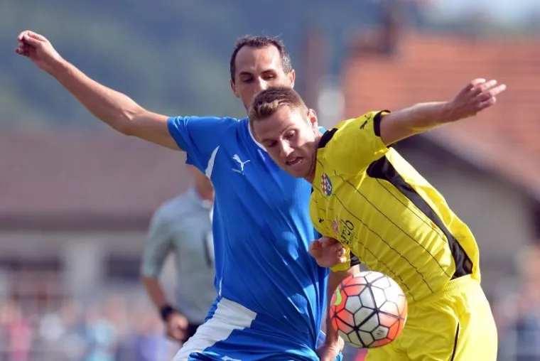 Nogometa&scaron;i Dinama gostovali su u Zlataru i u &scaron;esnaestini finala Hrvatskog kupa svladali lokalni O&scaron;trc sa 7:1.