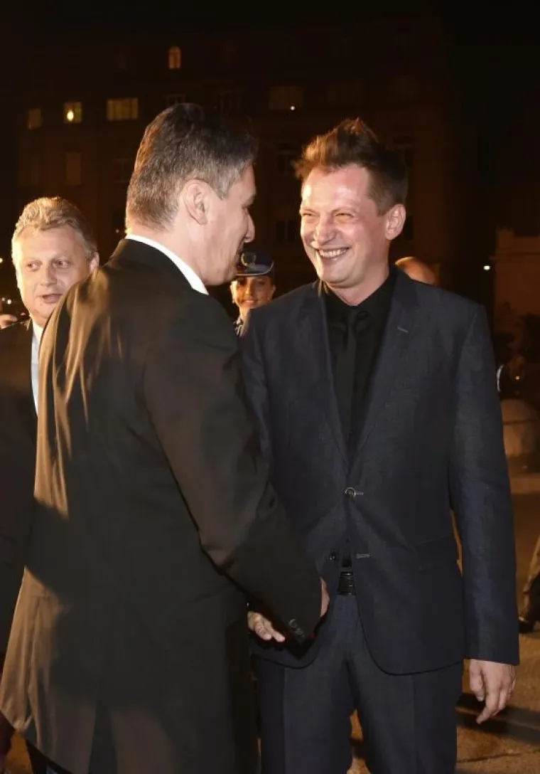 U Hrvatskom narodnom kazalištu održana je svečana premijera filma Dalibora Matanića "Zvizdan" nagrađenog na Canneskom festivalu i nominiranog za nagradu Oscar. Dalibor Matanić i premijer Zoran Milanović koji je sa suprugom nazočio premijeri.