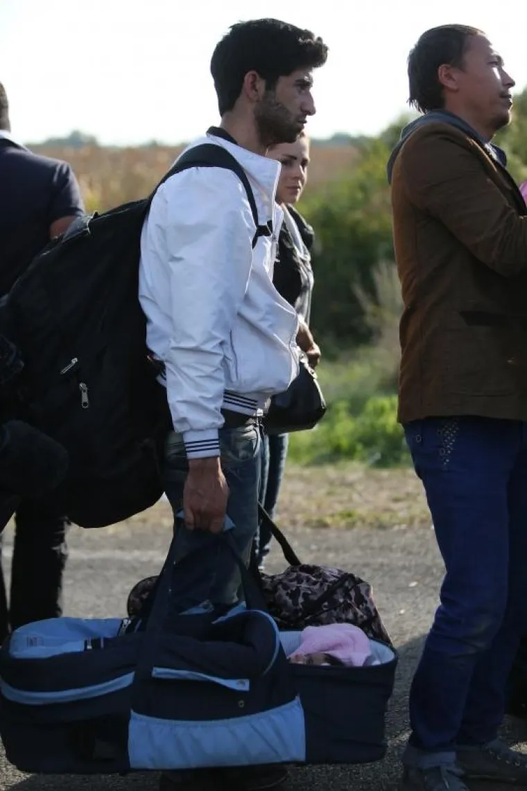 Izbjeglice i dalje dovoze autobusi iz Opatovca na granicu s Mađarskom.