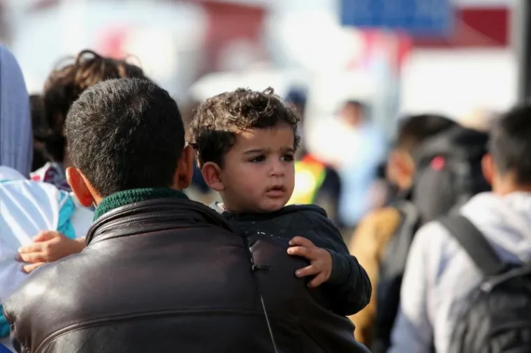 Izbjeglice i dalje dovoze autobusi iz Opatovca na granicu s Mađarskom.