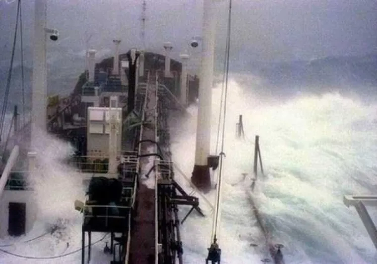 Ne, ovo nisu prizori iz filmova, stvarno se moraju suočavati s takvim nevremenom