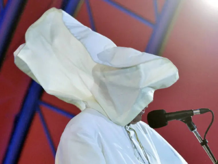 Ove slike papa su krunski dokaz da bog ima smisla za humor ili jednostavno ne postoji