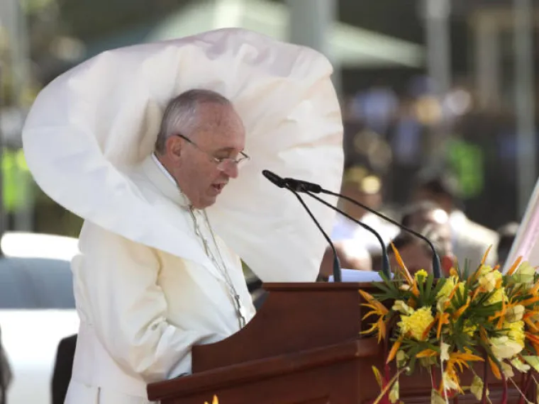 Ove slike papa su krunski dokaz da bog ima smisla za humor ili jednostavno ne postoji