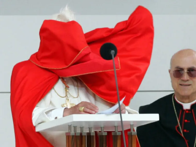 Ove slike papa su krunski dokaz da bog ima smisla za humor ili jednostavno ne postoji