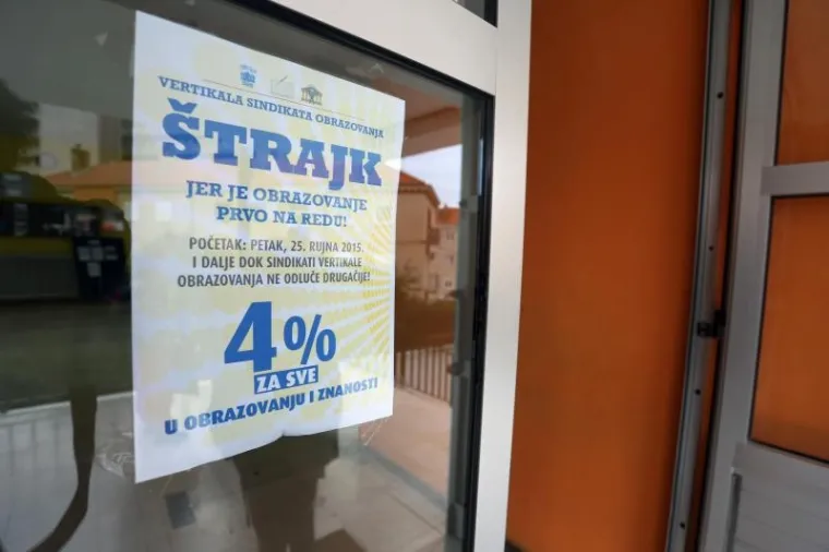 DO DALJNJEGA: Školske klupe ostaju prazne
