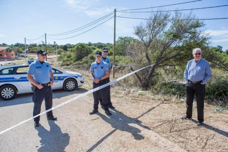 NEUGODNO IZNENAĐENJE: Policija Karamarku blokirala put