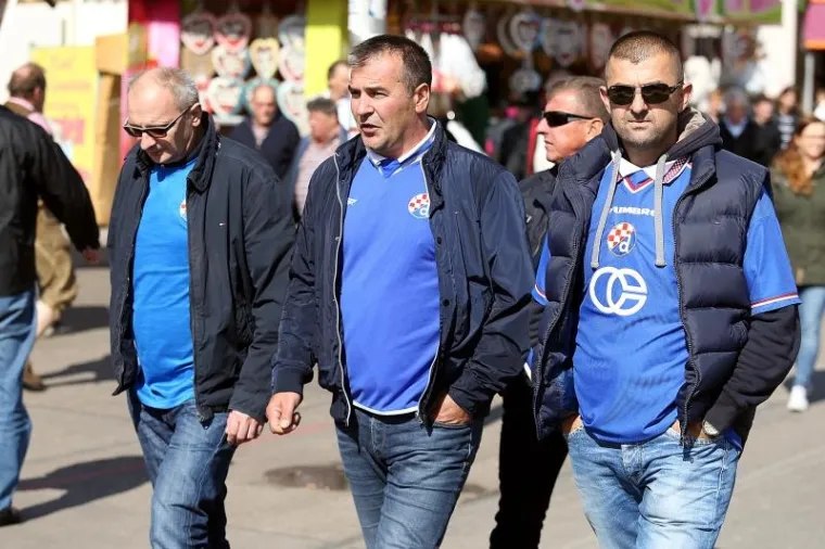 Dinamovi navijači u M&uuml;nchenu uoči utakmice protiv Bayerna u 2. kolu Lige prvaka