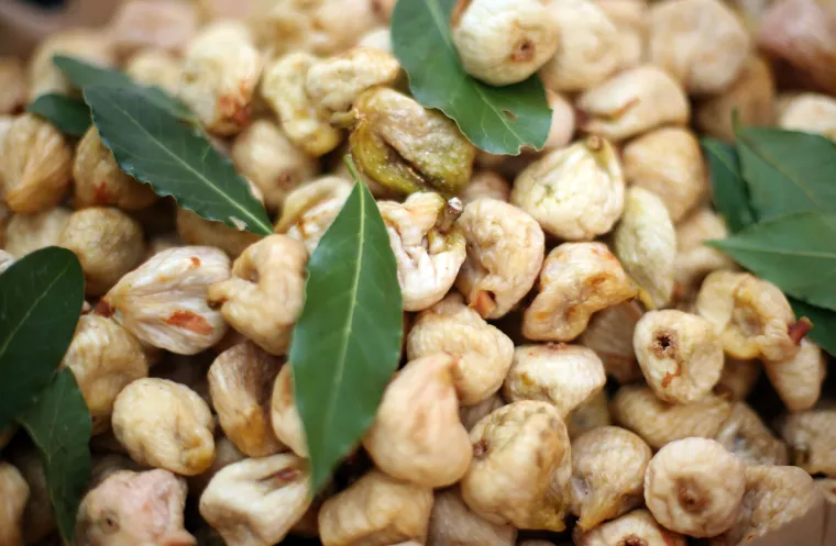 Tržnice su prepune voća i povrća, koje samo čeka da ga netko pojede!