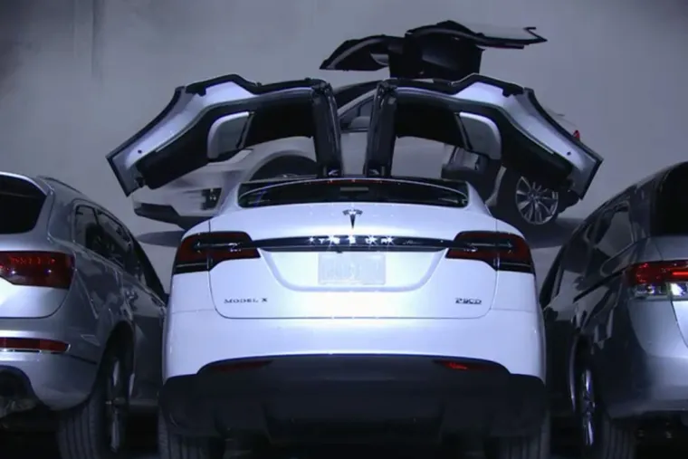 PREPUN INOVACIJA: Zavirite u novi Tesla X električni SUV