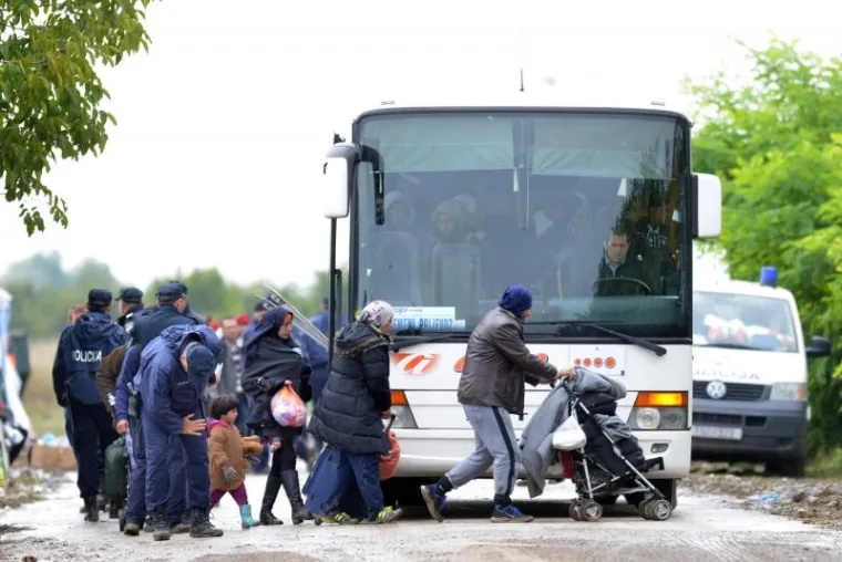 Na graničnom prijelazu Bapska još uvijek pristižu izbjeglice, no u manjem broju.