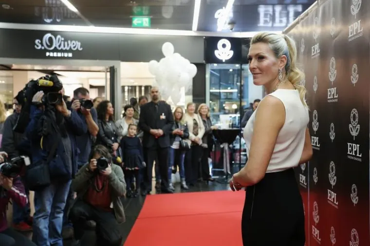 U Centru Cvjetni odrzana promocija nakita draguljarnice EPL Yakutian Diamonds. Janica Kostelic je zastitno lice prestizne EPL Yakutian Diamonds kolekcije pod nazivom Firing Ice