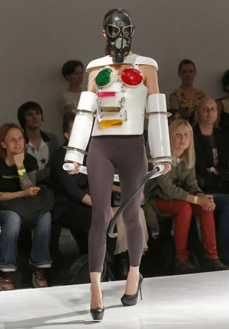 Neki kažu da je ovo moda. Drugi misle da je riječ o sprdačini. &Scaron;to vi kažete?