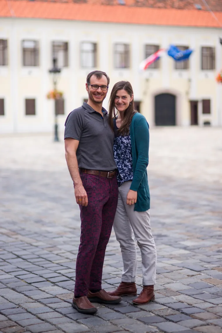 Amerikanac odlučio zaprositi djevojku pred muzejem prekinutih veza