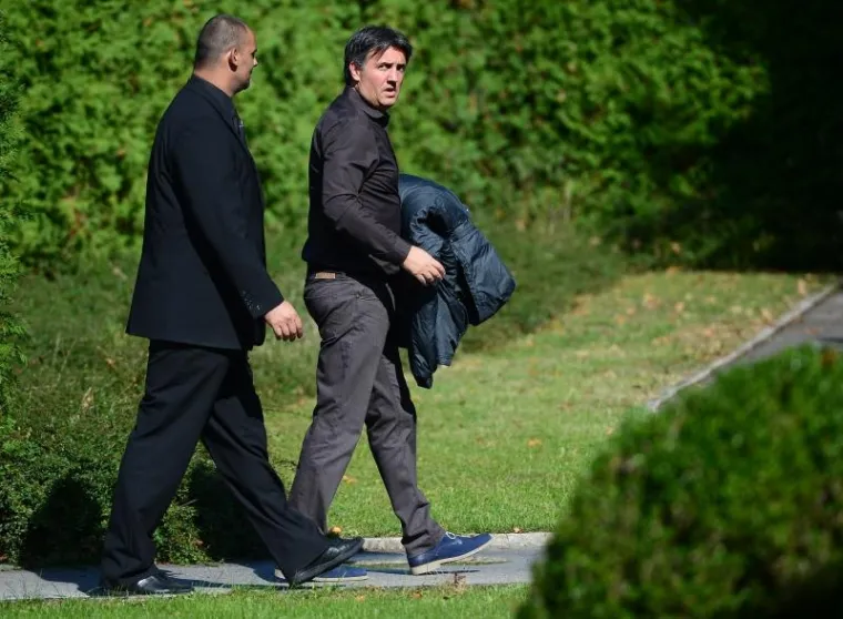 Hrvatska nogometna reprezentacija okupila se u Zagrebu uoči utakmica protiv Bugarske i Malte. Prve su to pripreme koje će voditi novi izbornik Ante Čačić i njegov kontrolor Romeo Jozak, a dru&scaron;tvo je pozdraviti do&scaron;ao i predsjednik HNS-a i samoprozvani brend Davor &Scaron;uker.