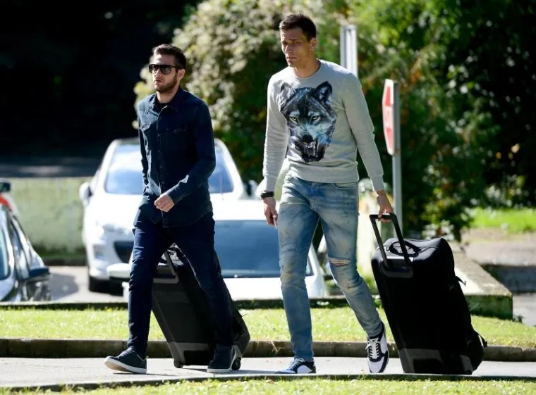 Hrvatska nogometna reprezentacija okupila se u Zagrebu uoči utakmica protiv Bugarske i Malte. Prve su to pripreme koje će voditi novi izbornik Ante Čačić i njegov kontrolor Romeo Jozak, a dru&scaron;tvo je pozdraviti do&scaron;ao i predsjednik HNS-a i samoprozvani brend Davor &Scaron;uker.