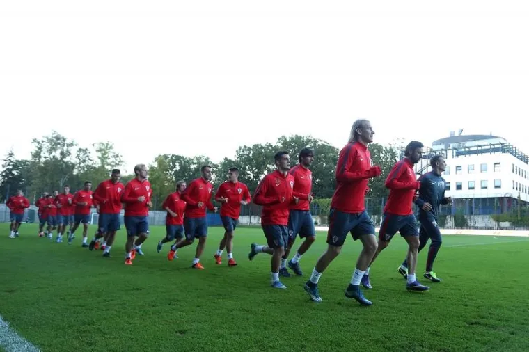 POČELA AKCIJA BUGARSKA-MALTA: Vatreni odradili trening na Hitrec-Kacianu