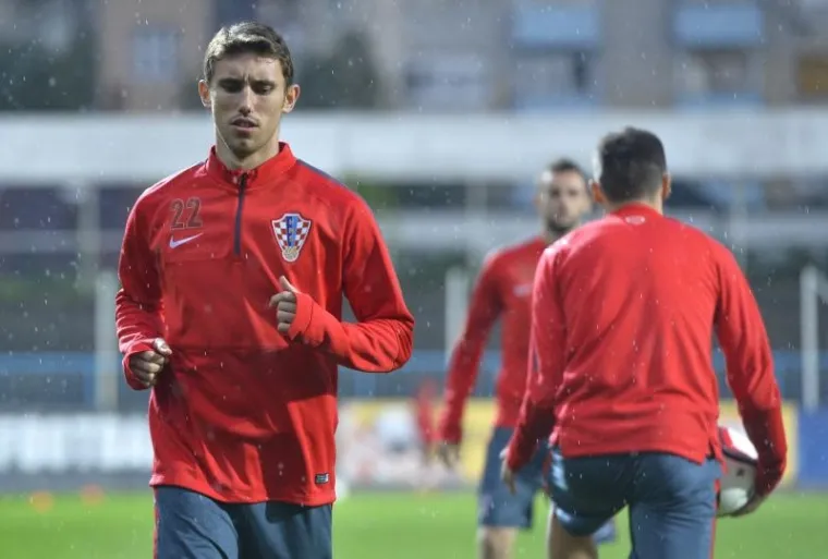 VRIJEME IH NE MAZI: Pogledajte kišni trening Vatrenih