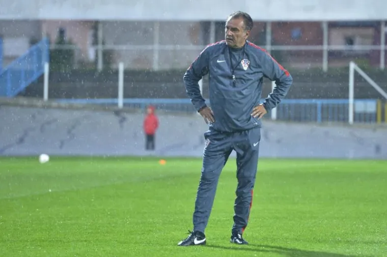 VRIJEME IH NE MAZI: Pogledajte kišni trening Vatrenih