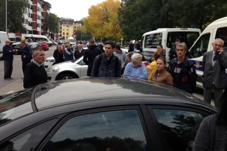 Iako je ministar Lalovac zaprijetio da će se obračunati s bankarima koji deložiraju građane, izbacivanje ljudi iz njihovih domova se nastavlja. Na red je do&scaron;la Jadranka Jež, biv&scaron;a rukometna reprezentativka, koja je deložirana iz svog stana na zagrebačkom Jarunu.