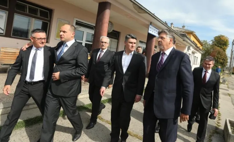 Premijer se provozao u novom elektromotornom vlaku