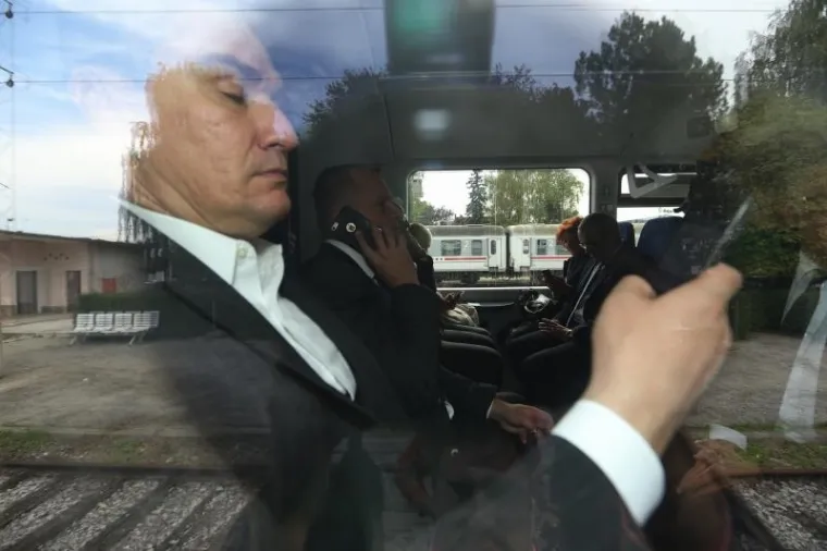 Premijer se provozao u novom elektromotornom vlaku