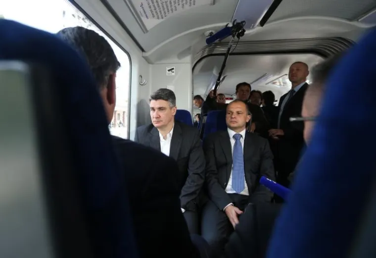 Premijer se provozao u novom elektromotornom vlaku