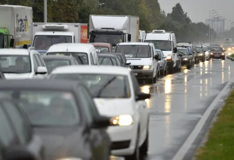 POSVUDA GUŽVA: Za&scaron;to ki&scaron;a u Zagrebu uvijek napravi poprilični kaos?
