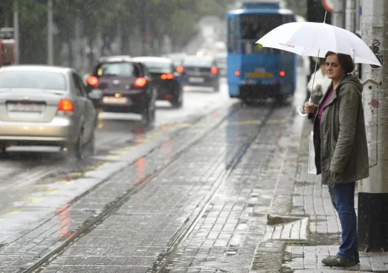 POSVUDA GUŽVA: Za&scaron;to ki&scaron;a u Zagrebu uvijek napravi poprilični kaos?