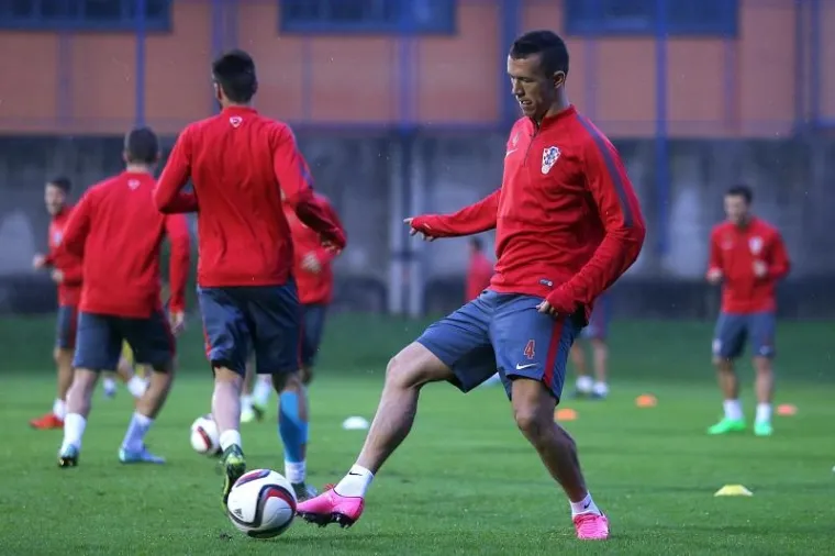 Hrvatska nogometna reprezentacija održala je trening na pomoćnom terenu Hitrec-Kacian stadiona u Maksimiru u sklopu priprema za nadolazeću kvalifikacijsku utakmicu s Bugarskom za odlazak na Euro