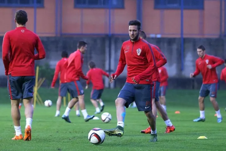 Hrvatska nogometna reprezentacija održala je trening na pomoćnom terenu Hitrec-Kacian stadiona u Maksimiru u sklopu priprema za nadolazeću kvalifikacijsku utakmicu s Bugarskom za odlazak na Euro