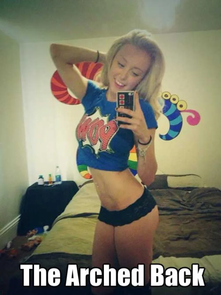 Sastavili popis najglupljih ženskih poza. Imaju li pravo ili su samo ljubomorni?