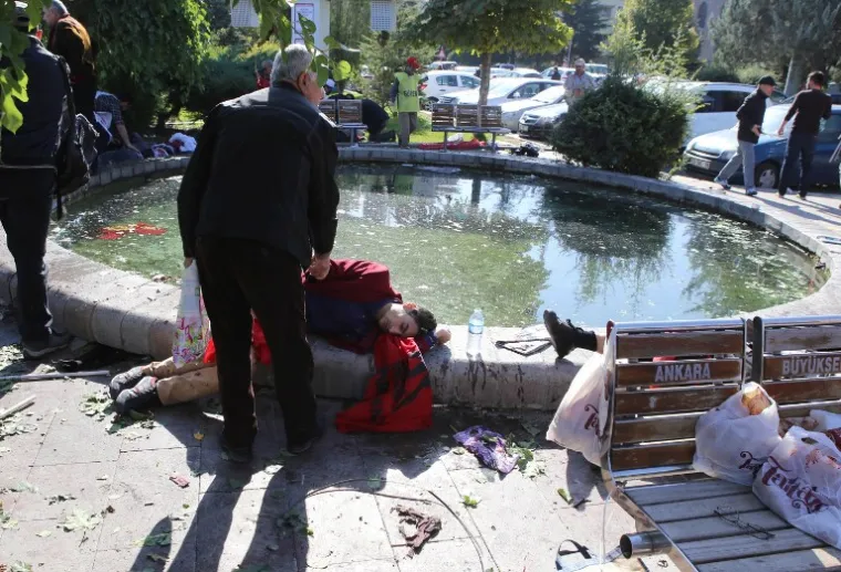 Osamdeset i &scaron;est ljudi poginulo je u subotu u dvjema eksplozijama u glavnom turskom gradu Ankari, a 186 je ranjeno uključujući 28 koji su na intenzivnoj skrbi, izjavio je turski ministar zdravstva Mehmet Muezzinoglu na konferenciji za novinare.