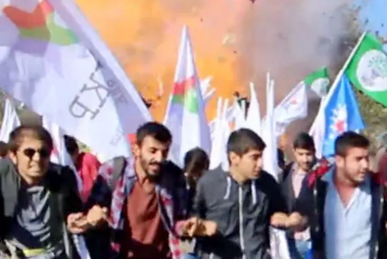 Osamdeset i &scaron;est ljudi poginulo je u subotu u dvjema eksplozijama u glavnom turskom gradu Ankari, a 186 je ranjeno uključujući 28 koji su na intenzivnoj skrbi, izjavio je turski ministar zdravstva Mehmet Muezzinoglu na konferenciji za novinare.