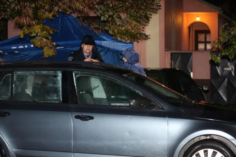 CRNA SUBOTA: Dva tijela pronađena pred obiteljskom kućom