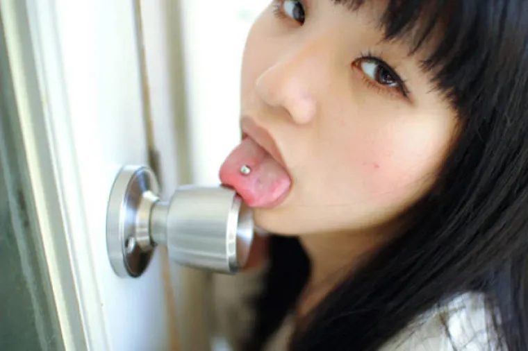 ZEMLJA IZLAZEĆE BIZARNOSTI: Dragi Japan... &Scaron;to reći? Koju poruku poslati?