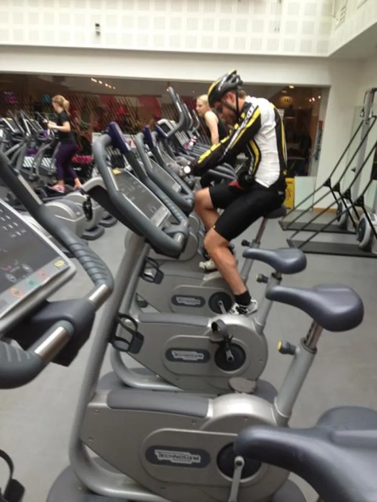 Tjelovježba je ne&scaron;to čega bi se svatko trebao primiti, no odlazak u teretanu nije za one koji se na vrijeme ne informiraju kako koristiti sprave. Inače stvari mogu biti pogubne ili barem smije&scaron;ne.